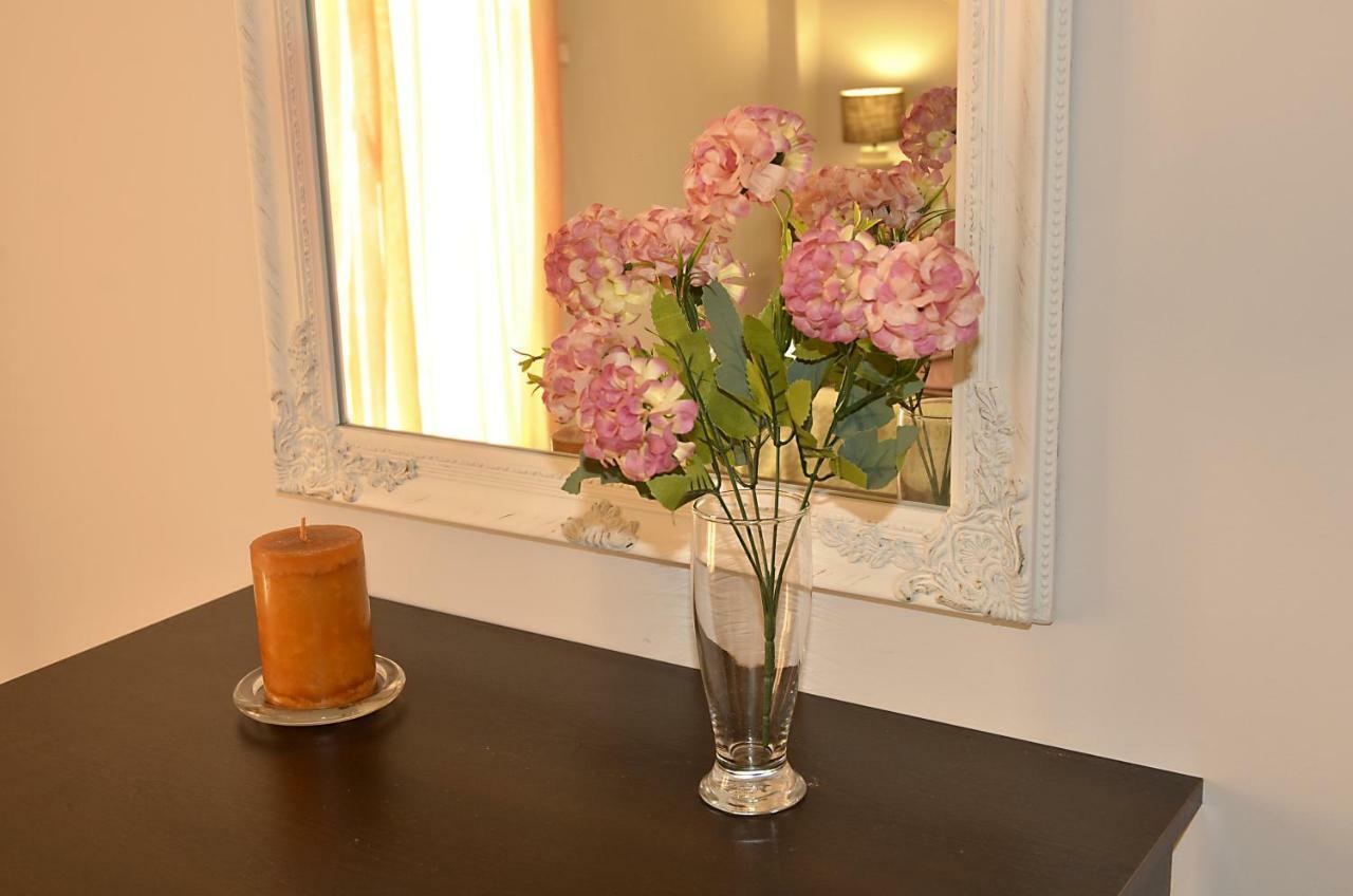 Just 9 Min From Acropolis Apartment Athens Ngoại thất bức ảnh