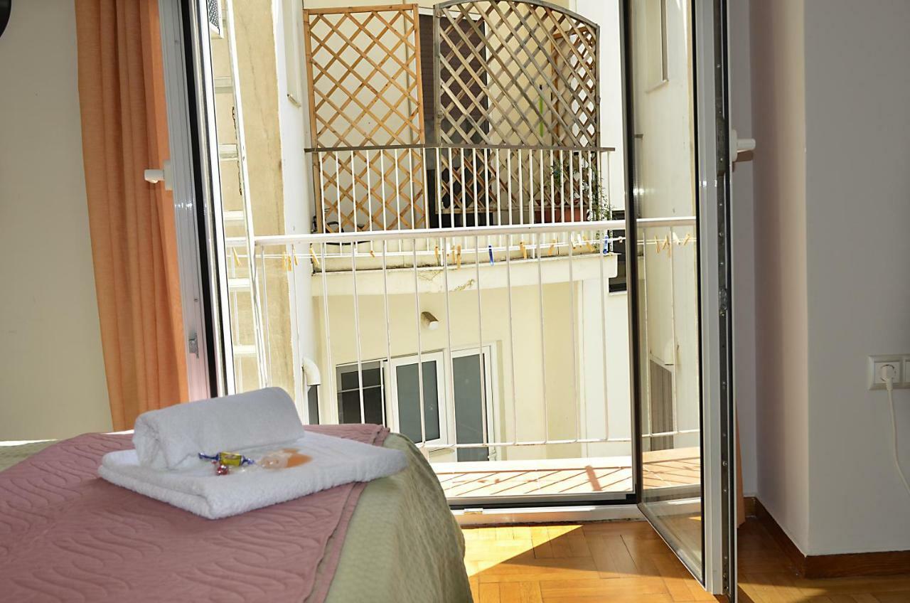 Just 9 Min From Acropolis Apartment Athens Ngoại thất bức ảnh