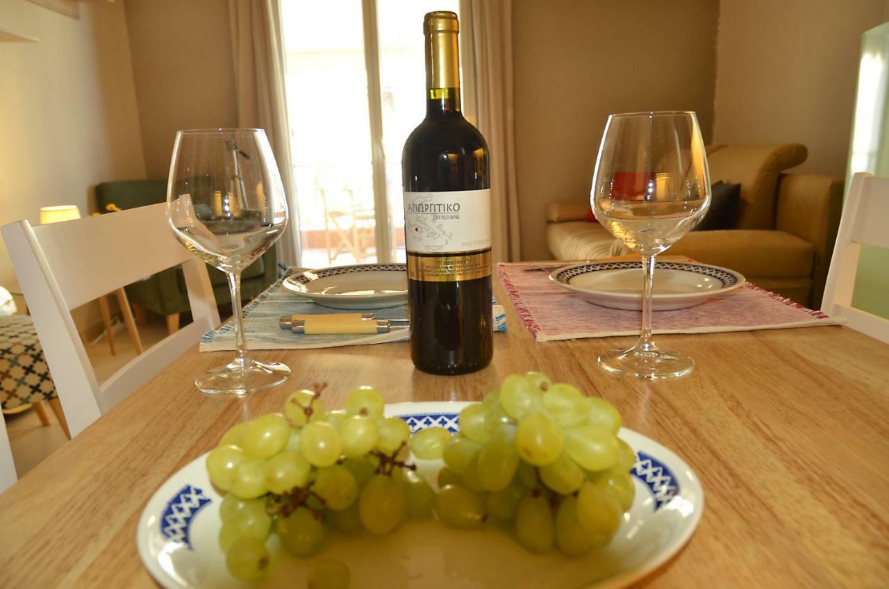 Just 9 Min From Acropolis Apartment Athens Ngoại thất bức ảnh